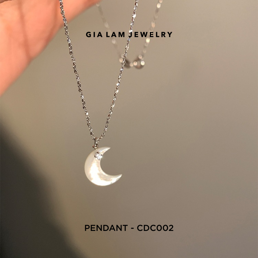 Silver Jewlery Necklace Moon Pendant, Front Side