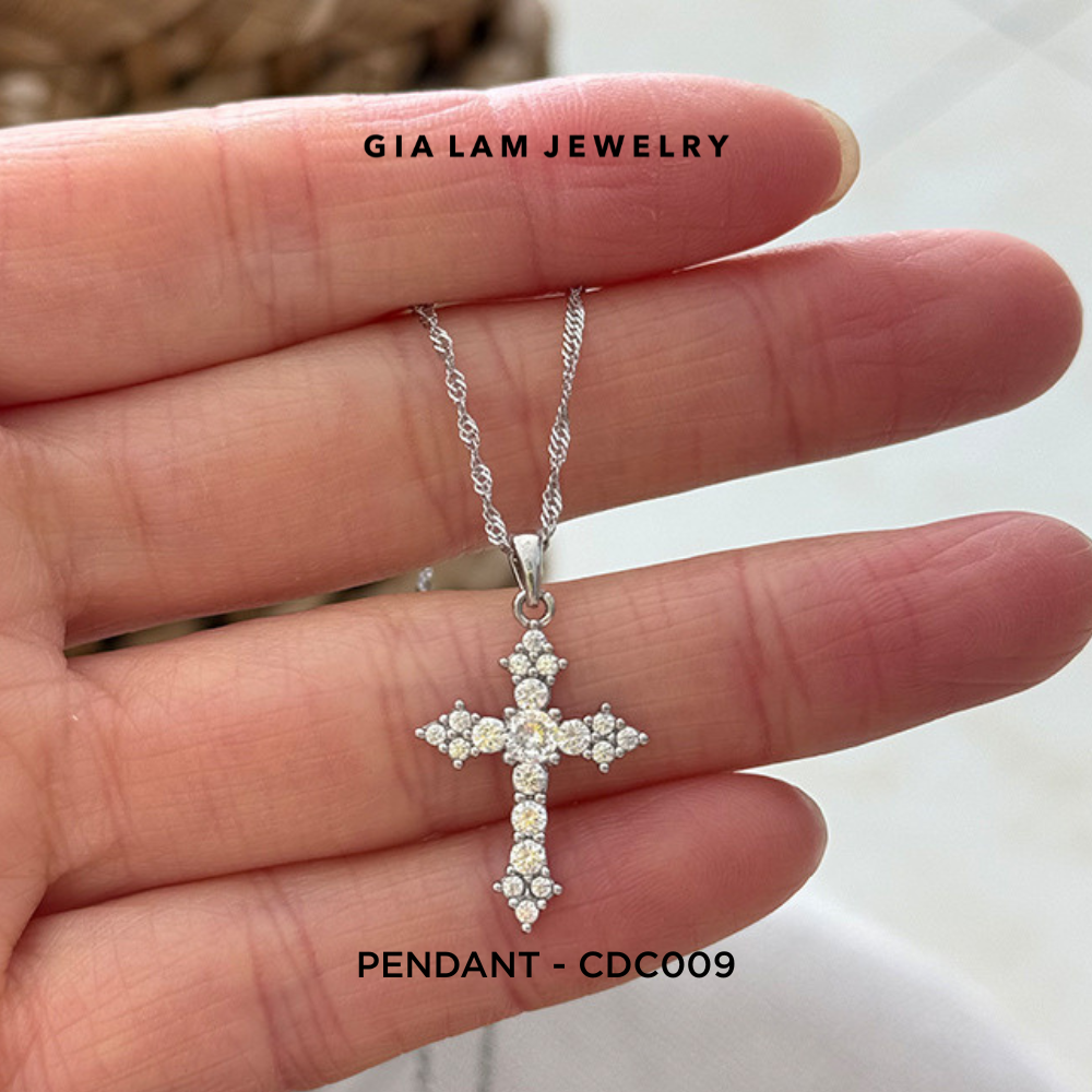 925 Sterling Silver CZ Cluster Pendant Necklace