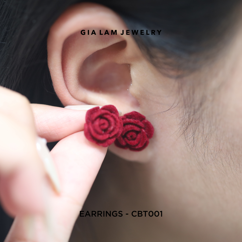 925 Silver Flower Earrings, Wearing on Ears
